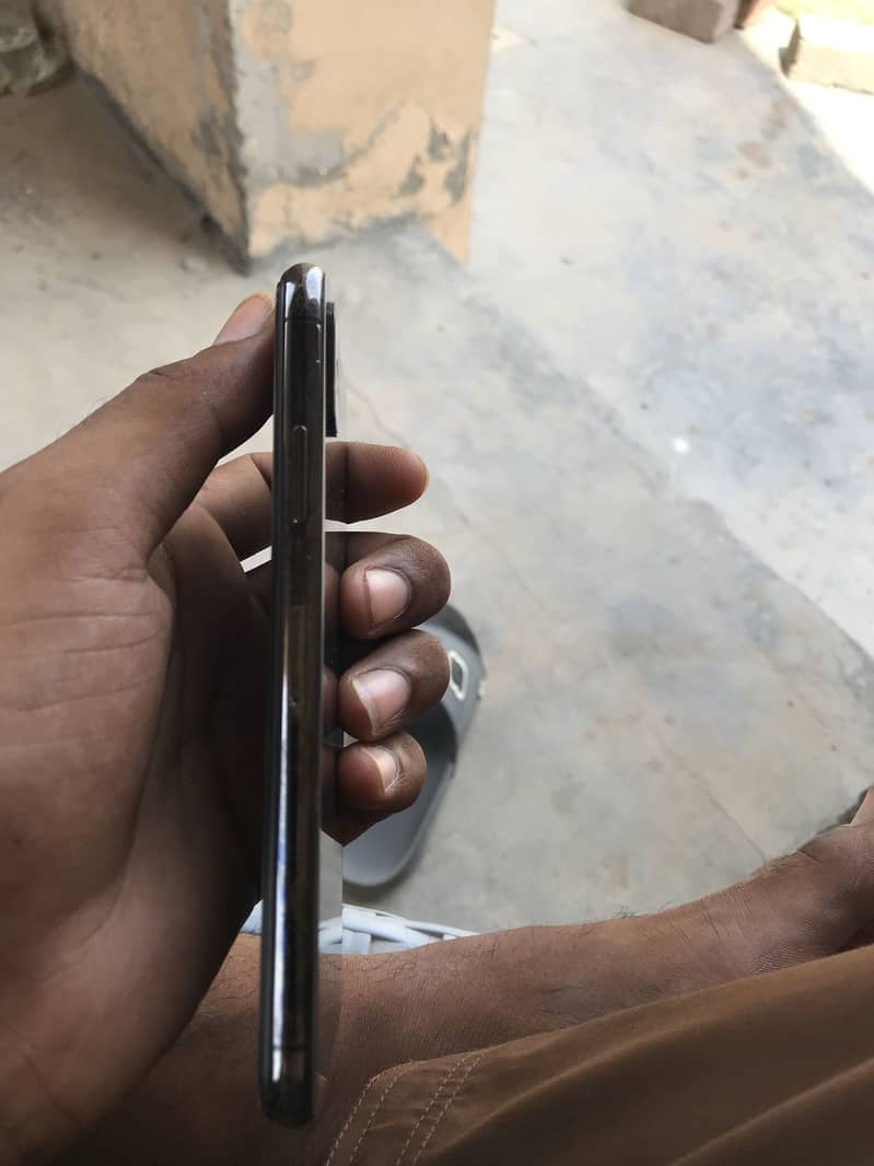 Apple iPhone XS 2
