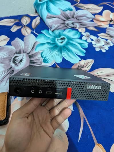 Lenovo Thinkcentre m75q