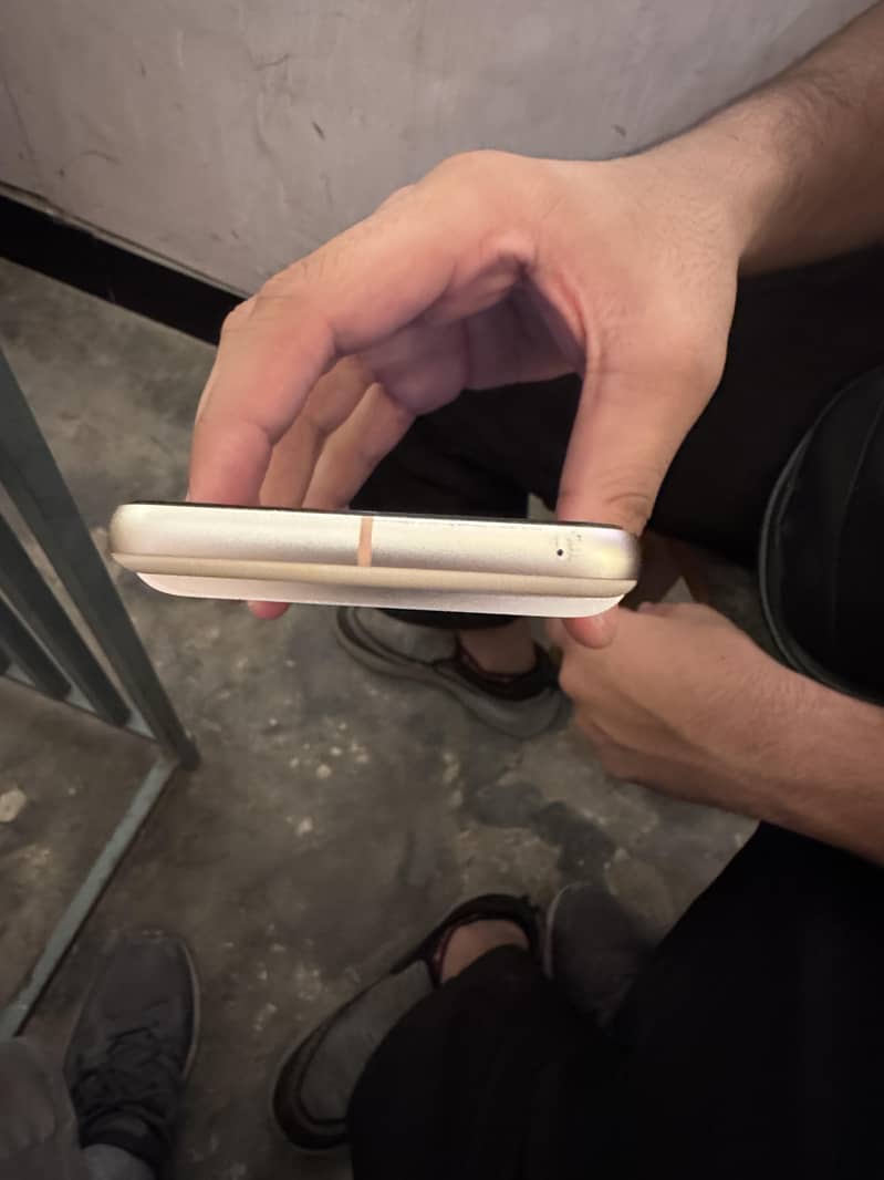 Google Pixel 8 3
