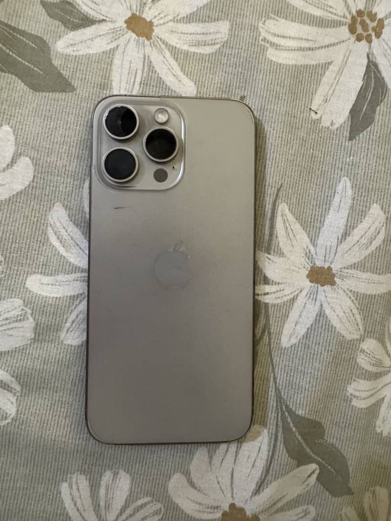 Apple iPhone 15 Pro Max 1