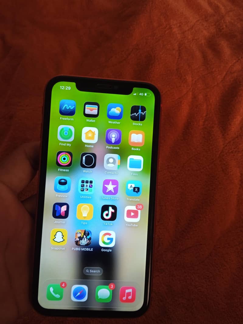 Apple iPhone 11 4