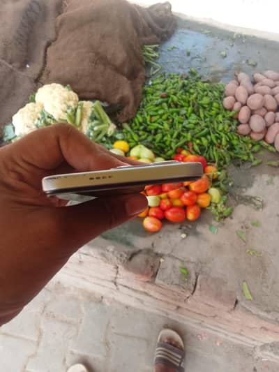Infinix Hot 50i 6+6 128 full box mobile bilkul ok hai