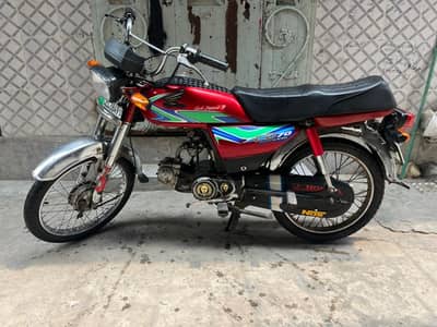 Honda 70 2017 model good condition Document clear first owner bio on
