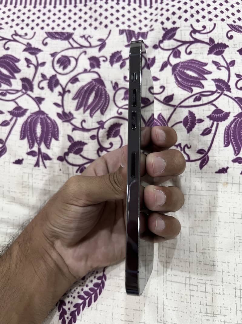 Apple iPhone 14 Pro Max 4