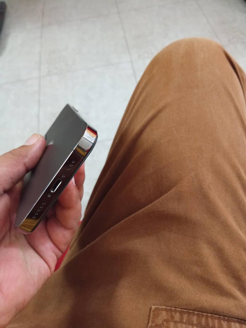 Apple iPhone 12 Pro 3