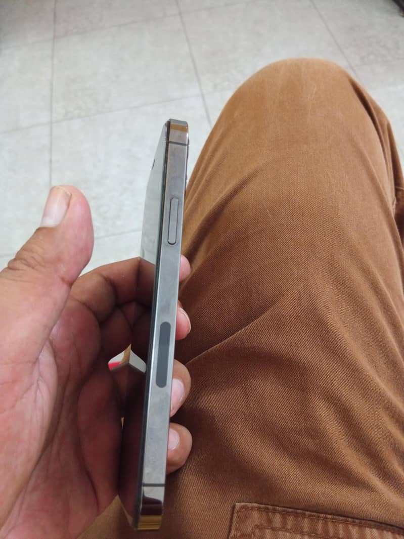 Apple iPhone 12 Pro 6