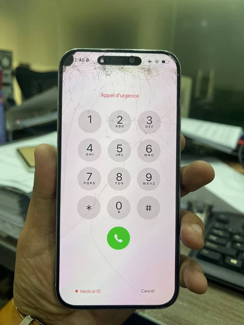 Apple iPhone 16 Pro Max 2