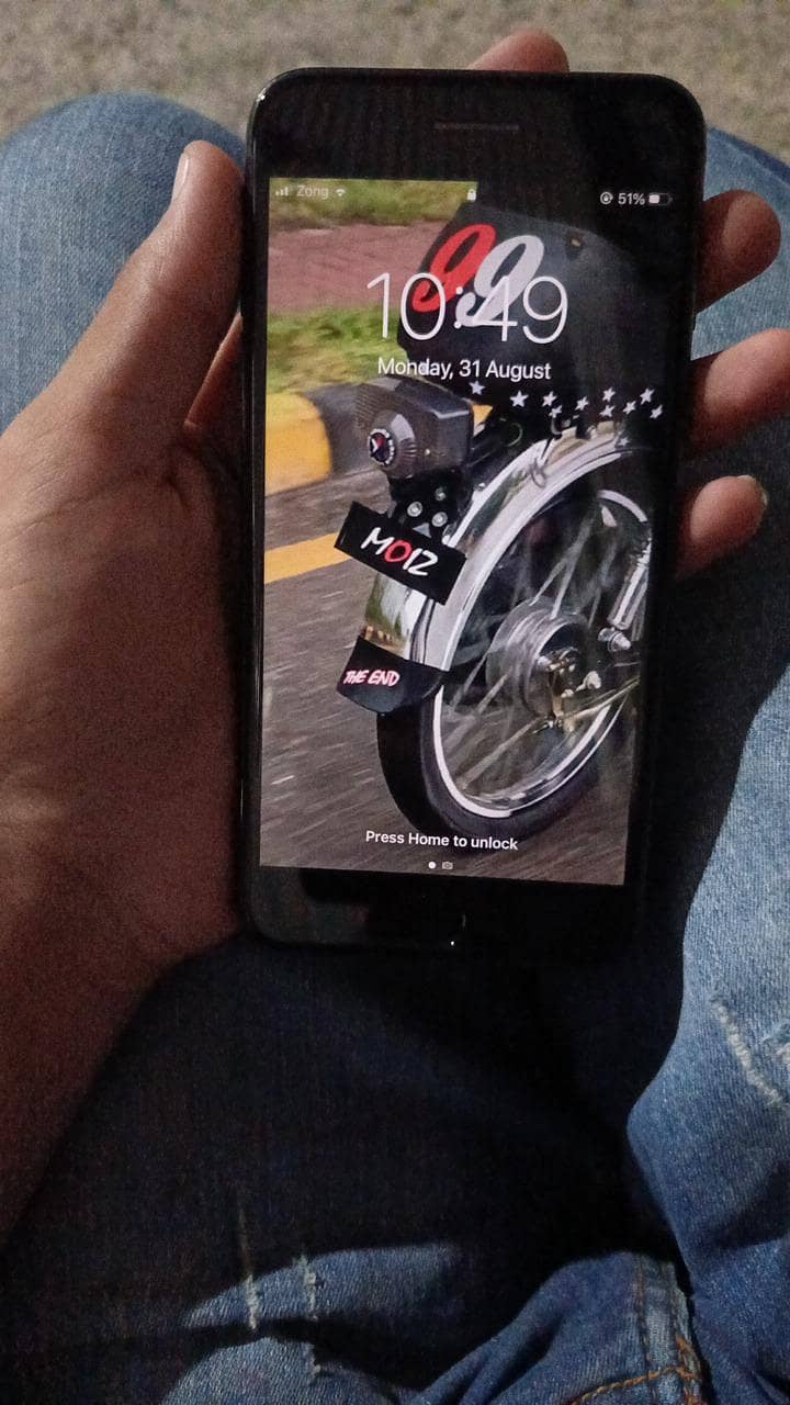 Apple iPhone 7 Plus 3