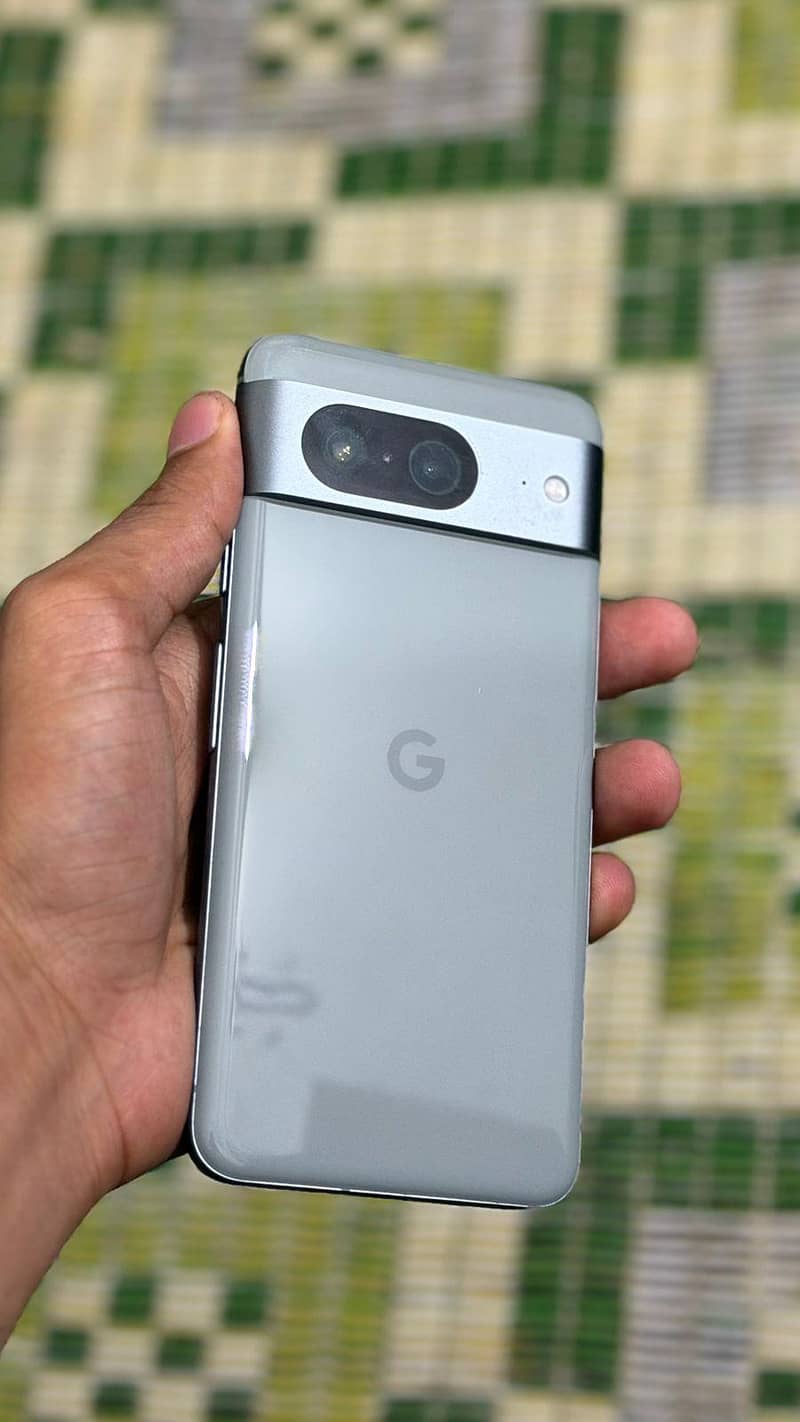 Google Pixel 8 6