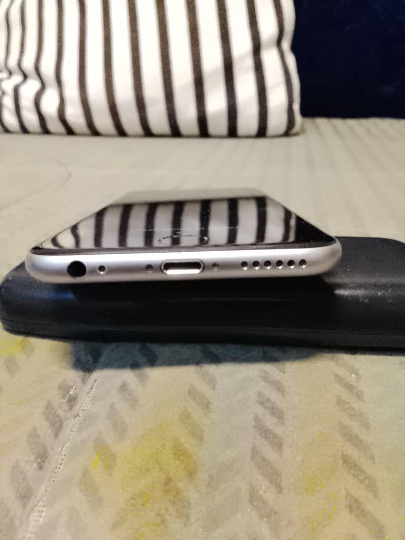 Apple iPhone 6S 5