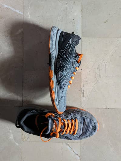 Used Original Asics Gel Venture 6 4E