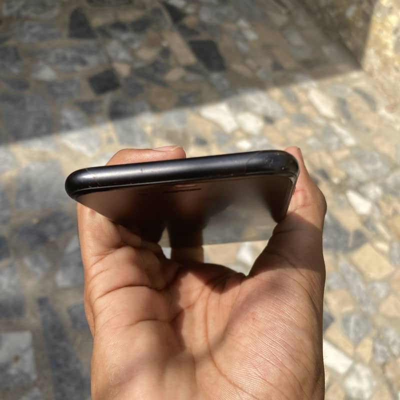 Apple iPhone SE 2 1