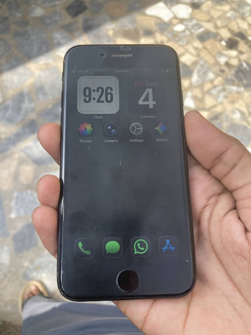 Apple iPhone SE 2 4