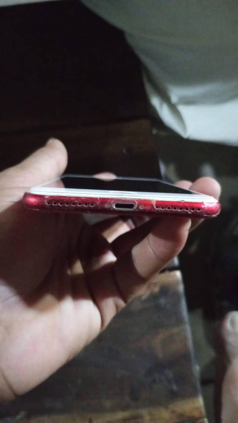 Apple iPhone 7 Plus 0
