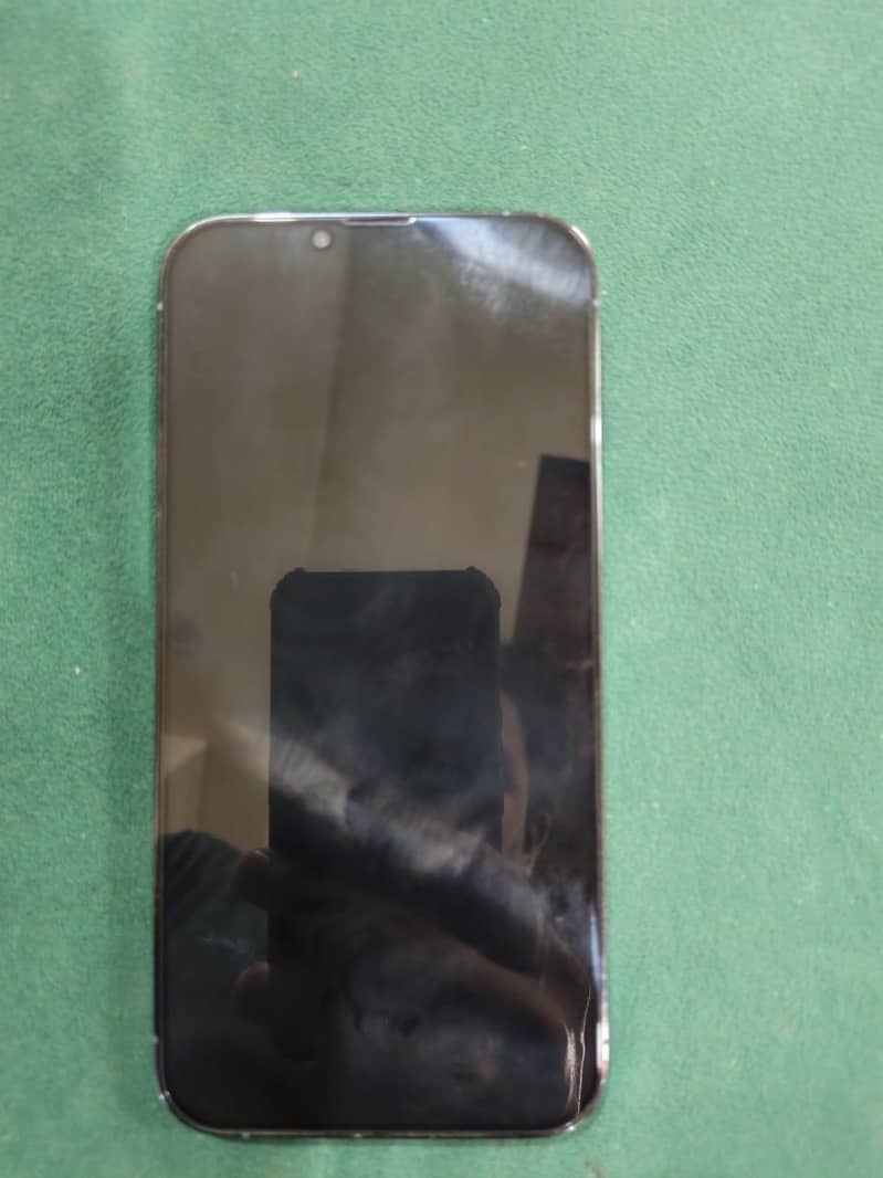 Apple iPhone 13 Pro Max 4