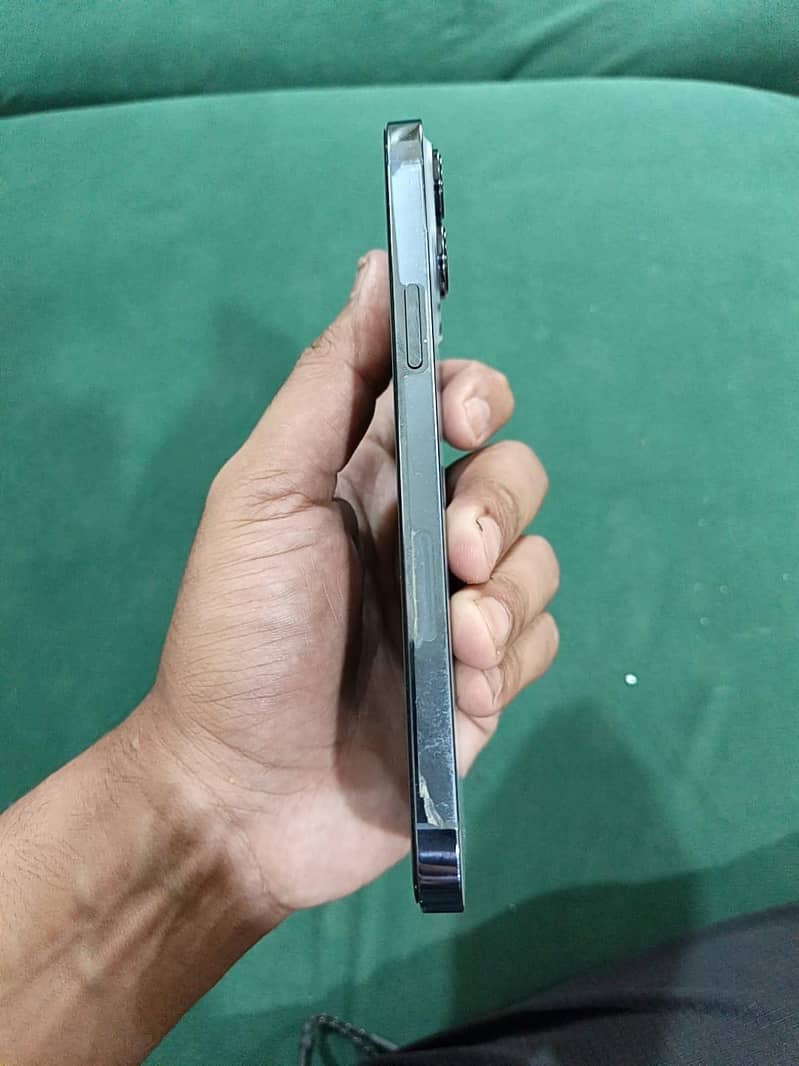 Apple iPhone 13 Pro Max 5