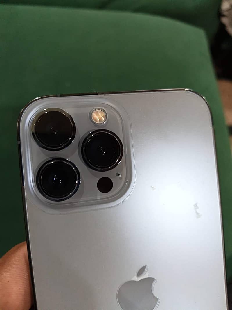 Apple iPhone 13 Pro Max 8