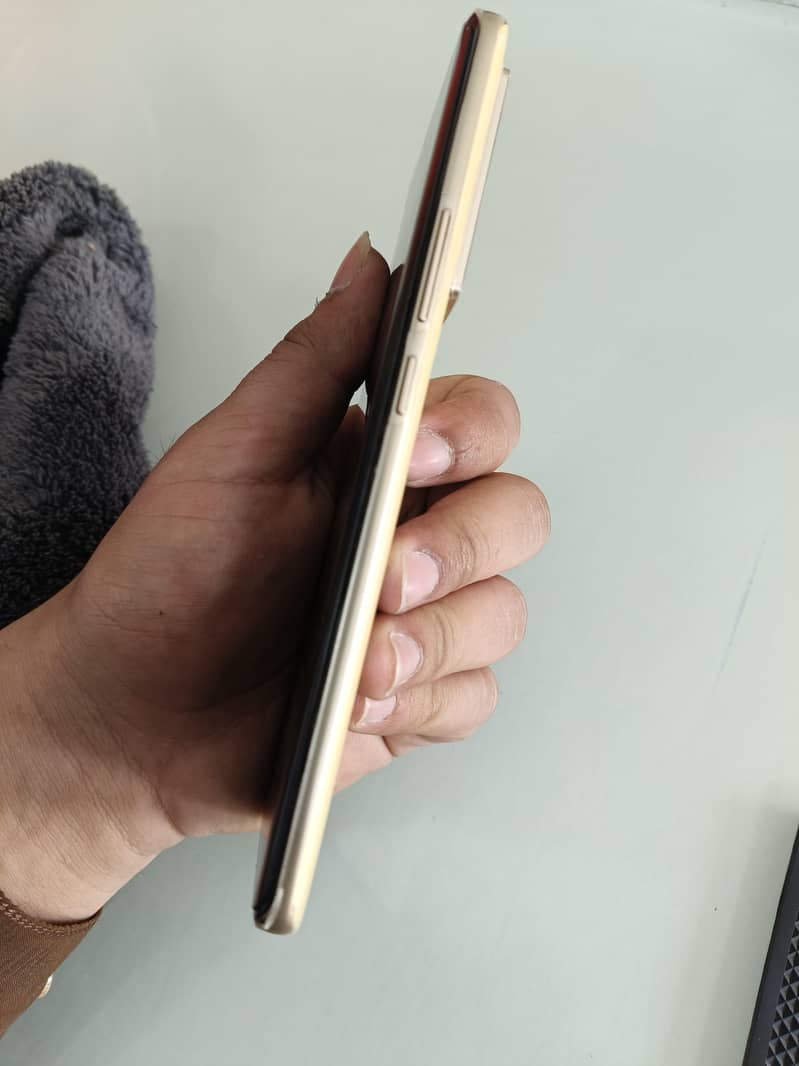 Infinix Note 40 Pro 3