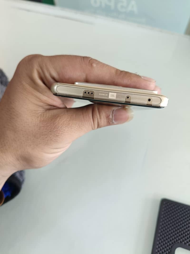 Infinix Note 40 Pro 4