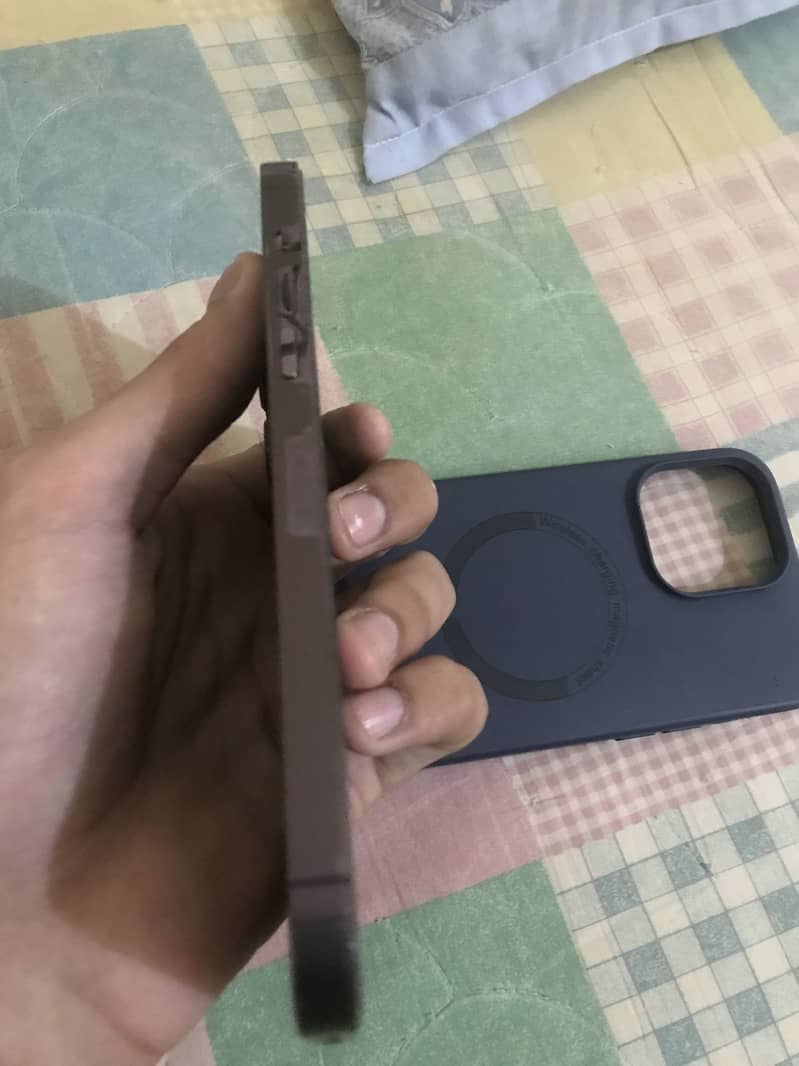 Apple iPhone 14 Pro Max 1