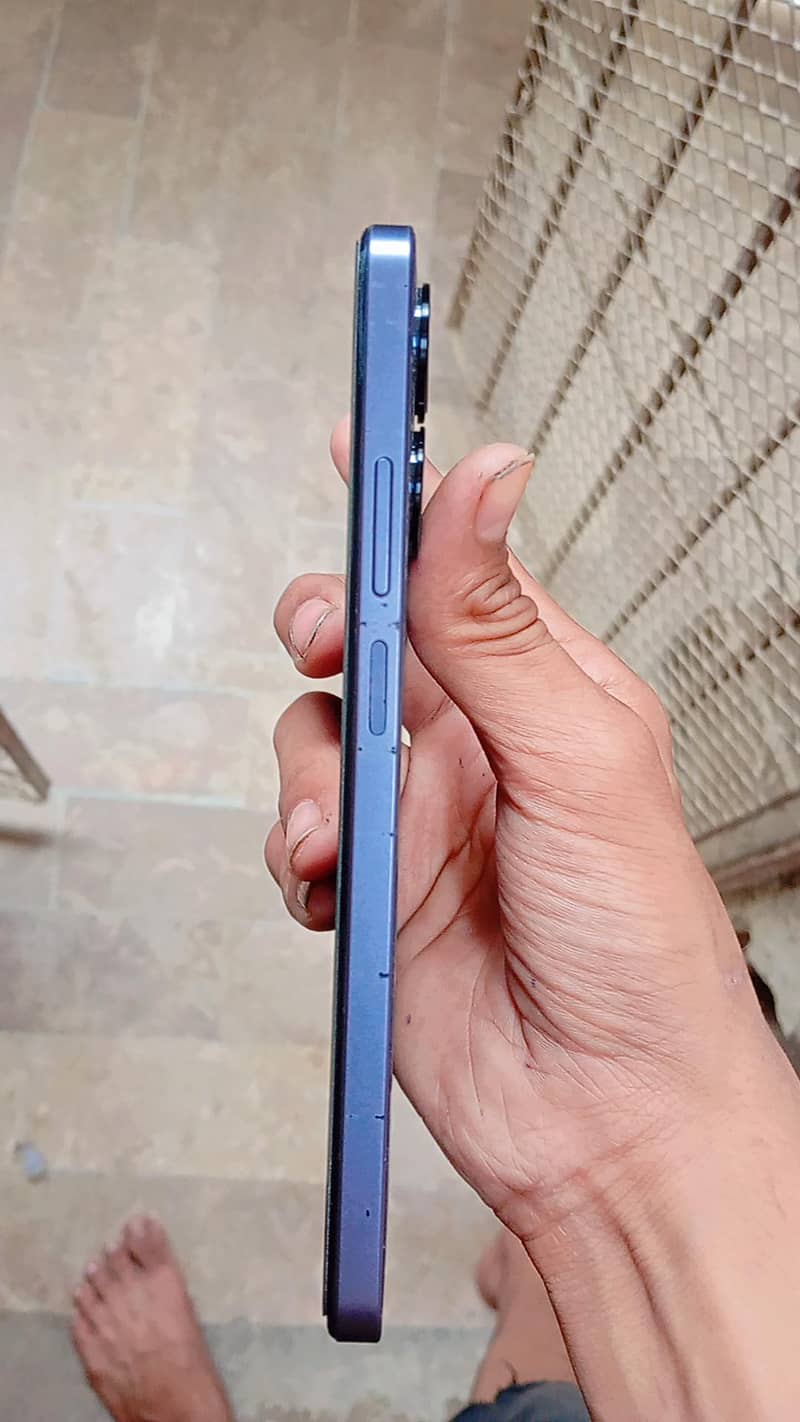 Realme Note 60 4
