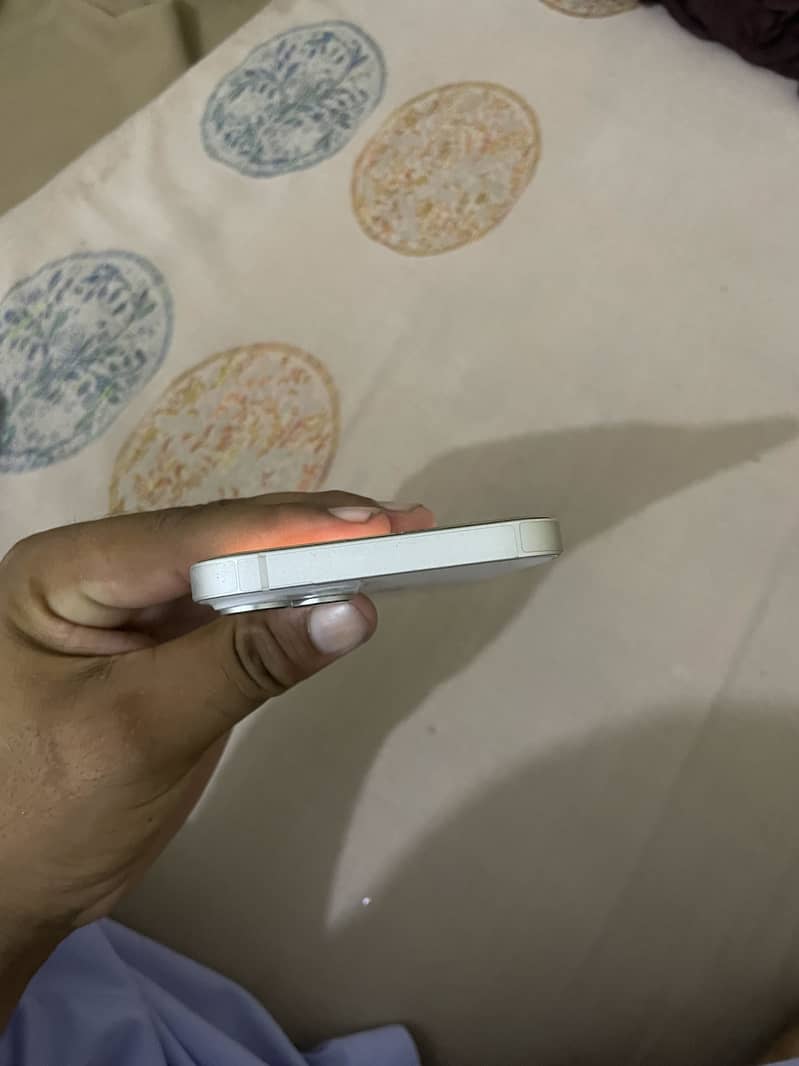 iPhone 14 Plus jv 5