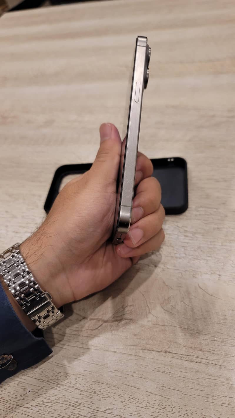 Apple iPhone 15 Pro Max 1