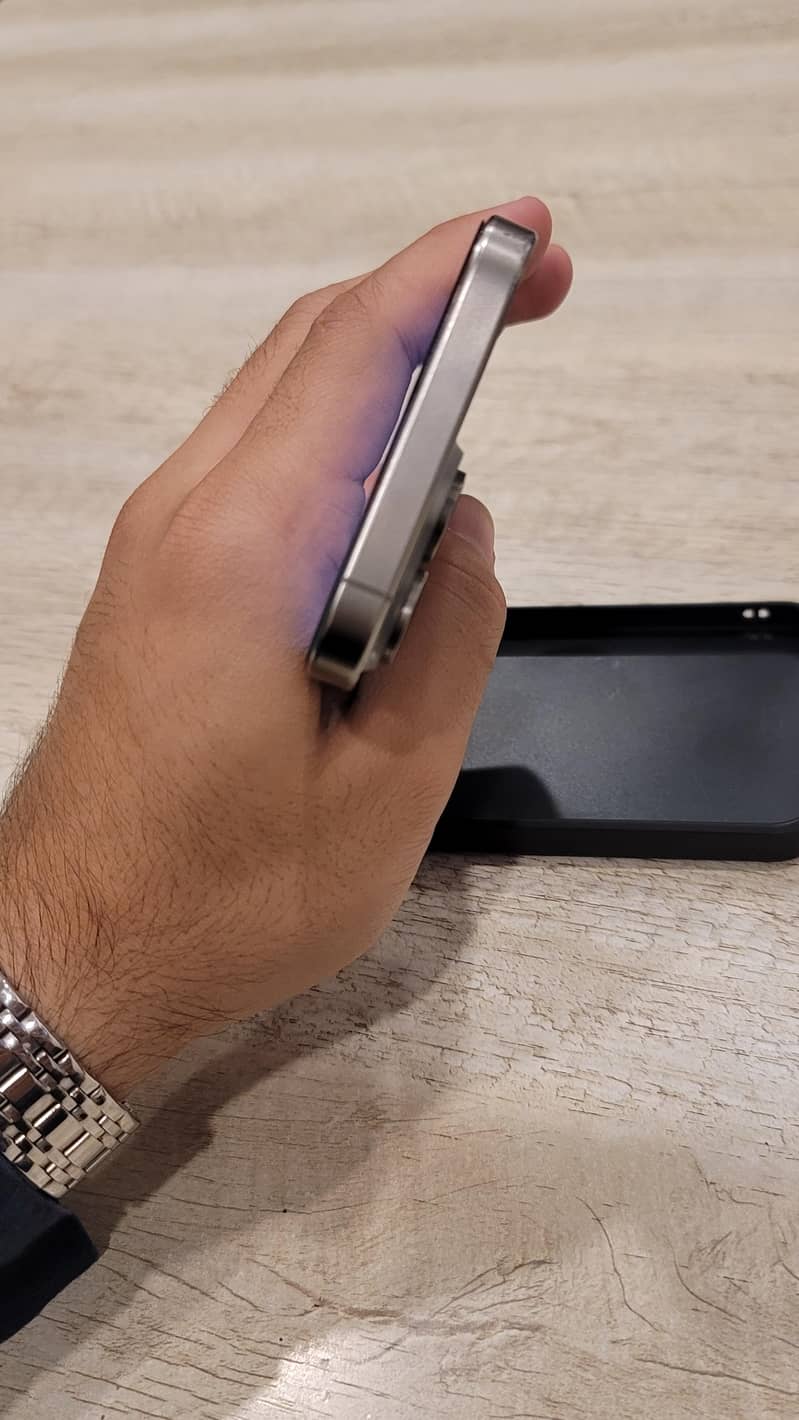 Apple iPhone 15 Pro Max 2