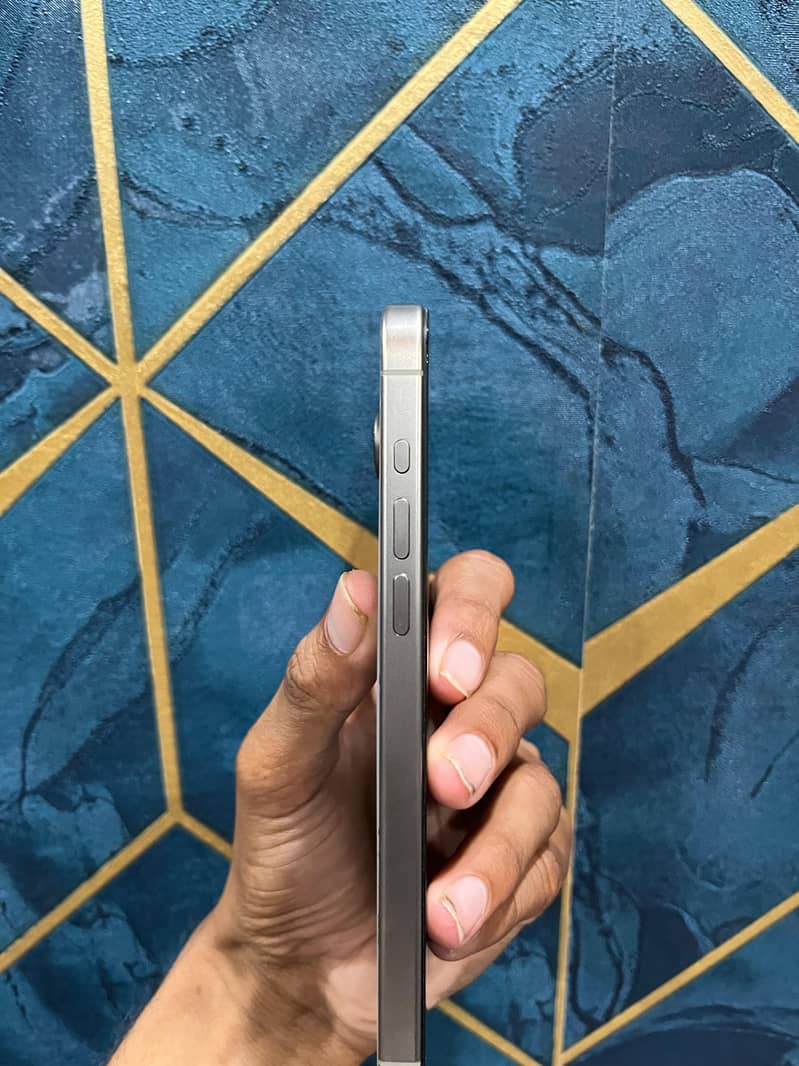 Iphone 15 Pro Max (bypass) 3
