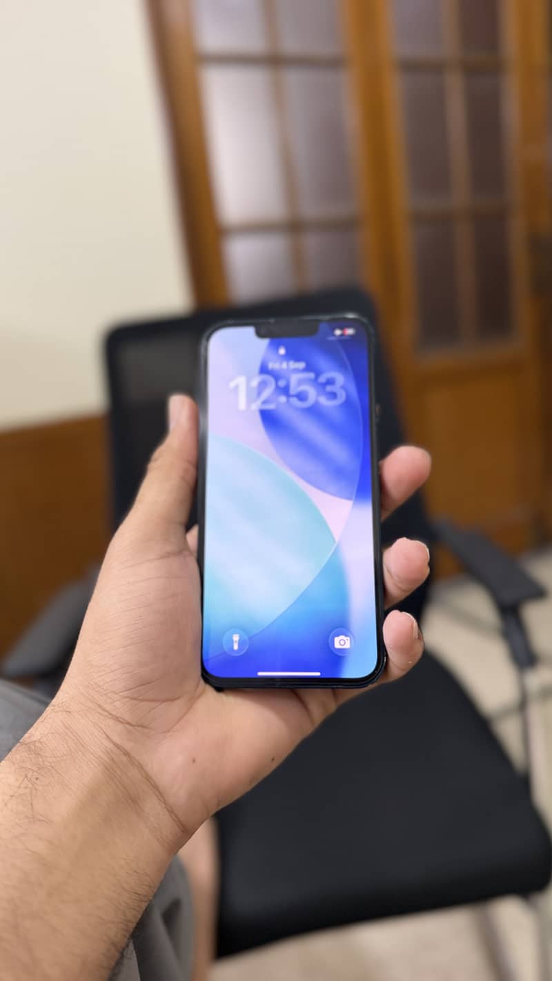 Apple iPhone 13 2