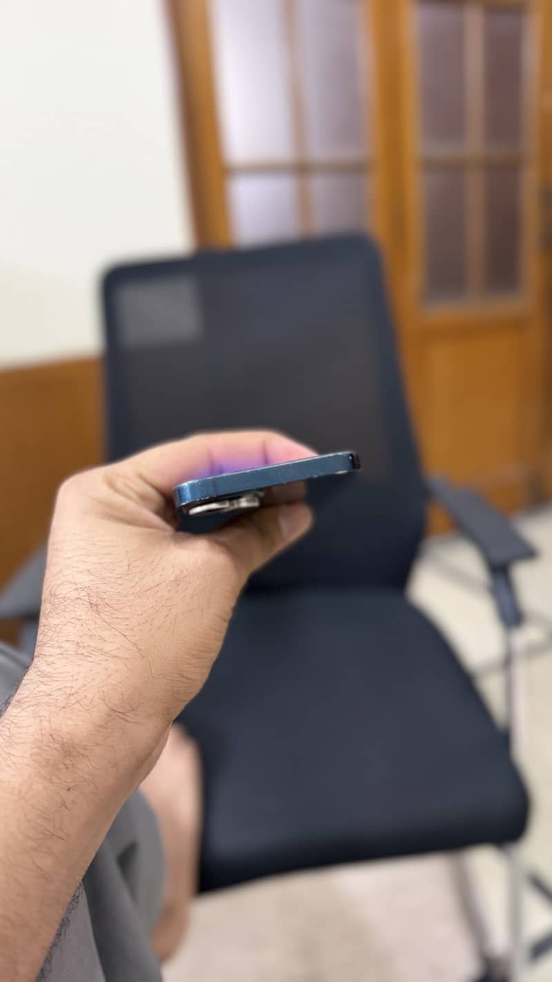 Apple iPhone 13 4