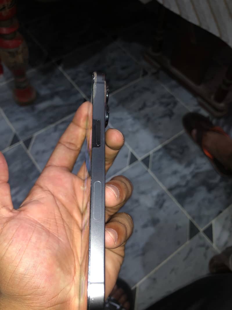 Apple iPhone 13 Pro 1