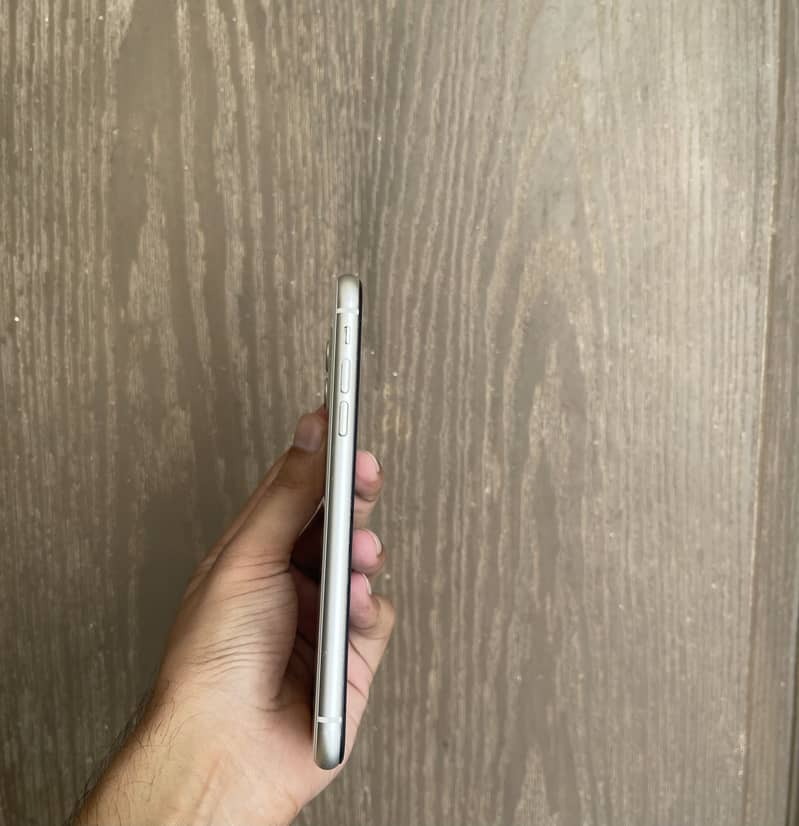 Apple iPhone 11 2
