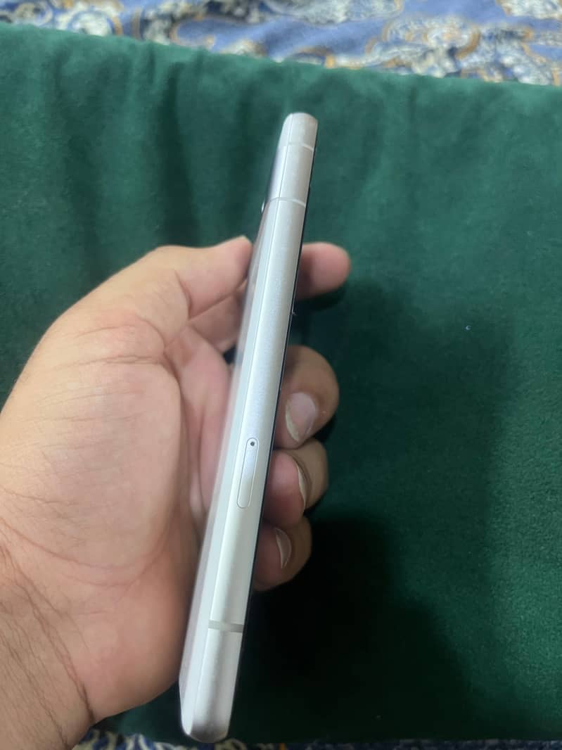 Google Pixel 7a 2