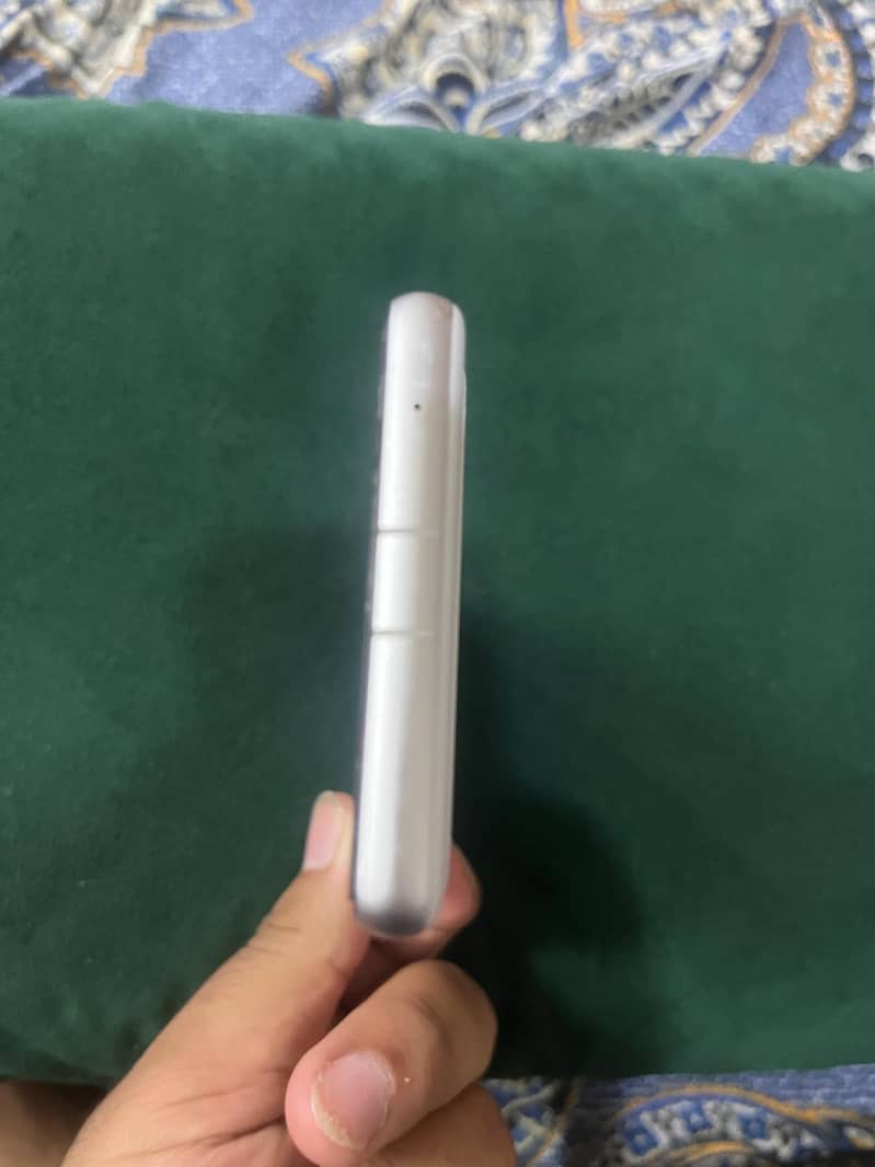 Google Pixel 7a 5