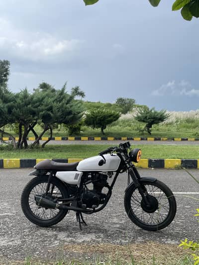 Honda 125 Café Racer – Custom Build + Original Parts