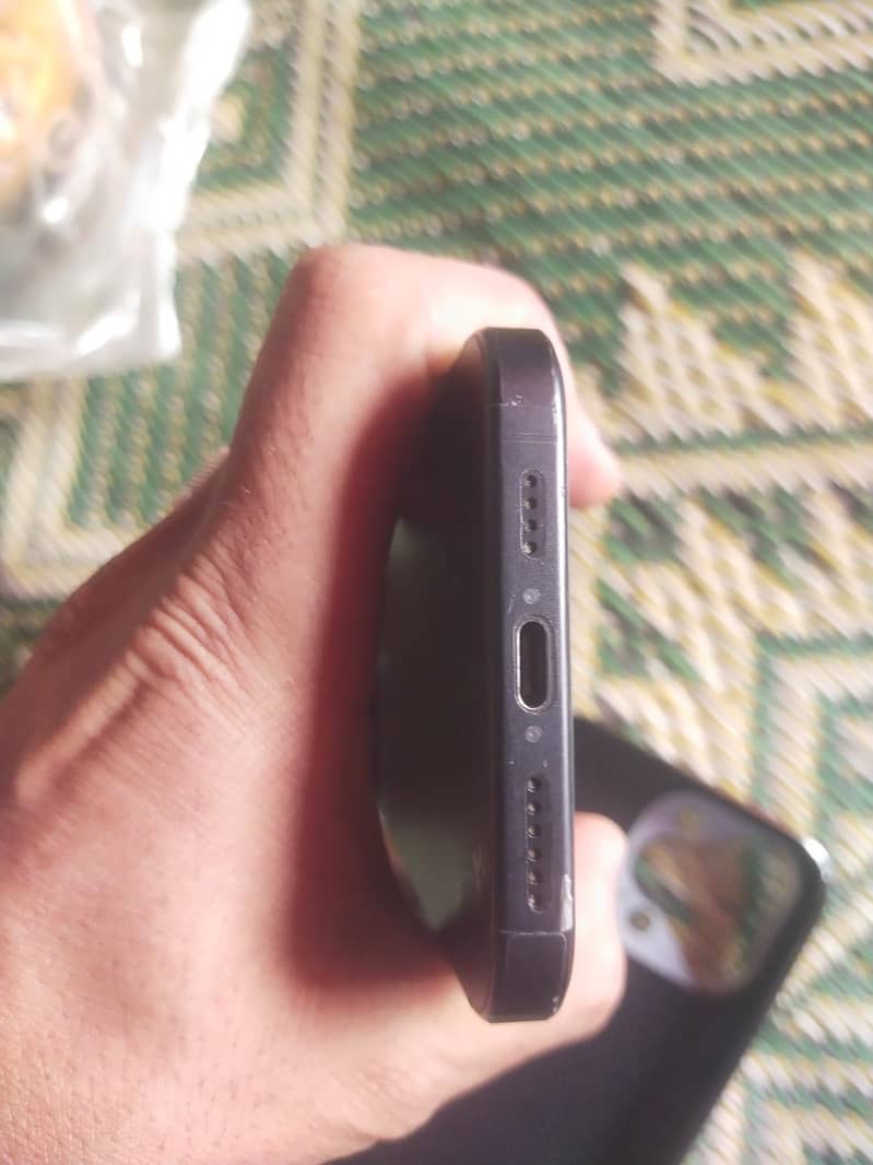 Apple iPhone 16 Pro Max 6