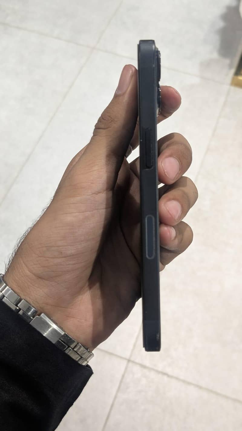 Apple iPhone 13 3