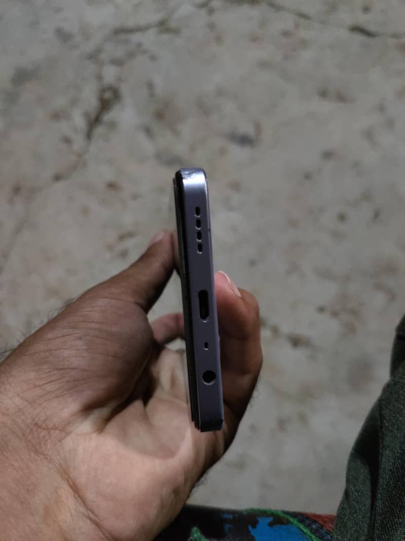 Realme C65 4