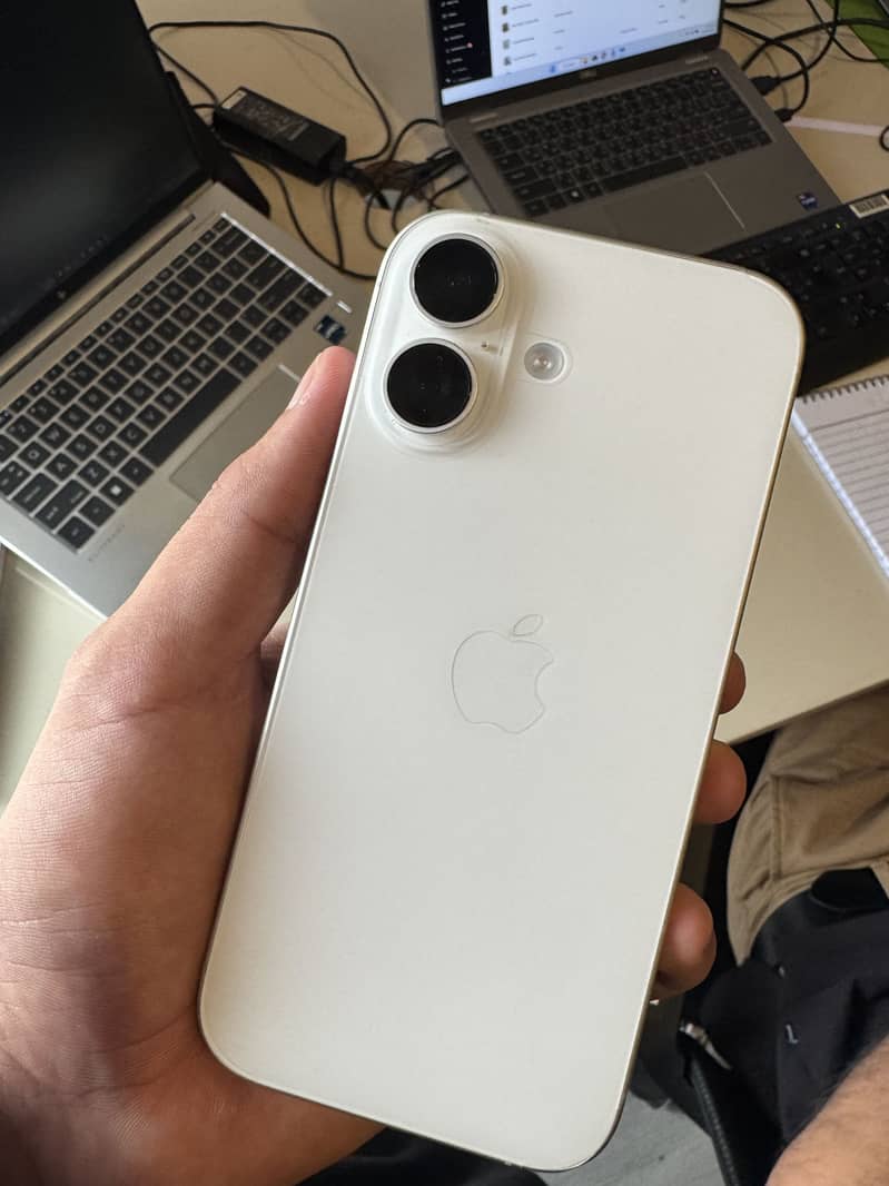 Apple iPhone 17 0