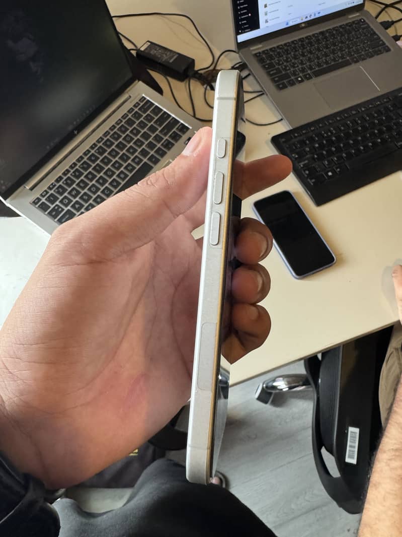 Apple iPhone 17 2