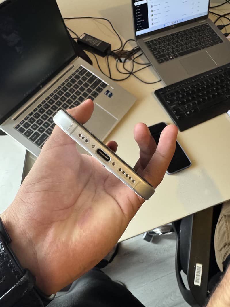 Apple iPhone 17 4