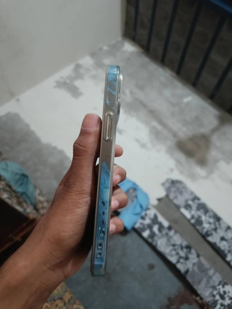 Apple iPhone 13 Pro Max 1