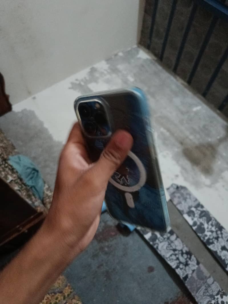 Apple iPhone 13 Pro Max 3
