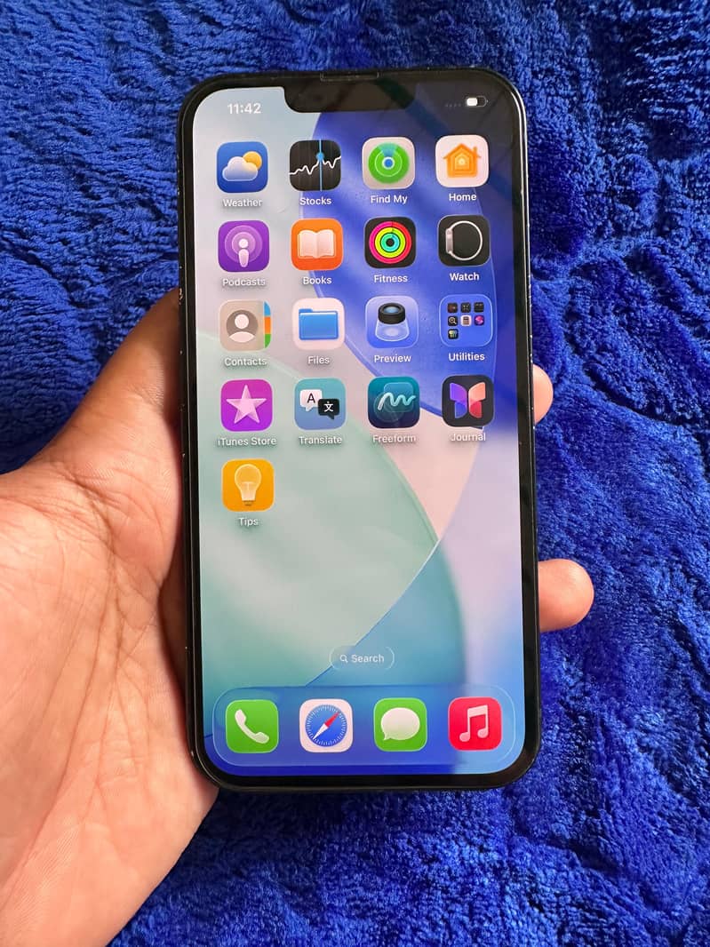 Apple iPhone 13 1