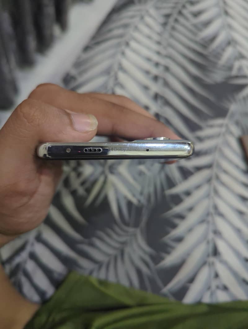 Tecno CAMON 40 Pro 1