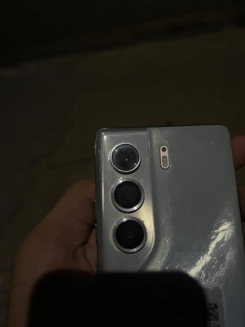 Tecno CAMON 40 Pro 9