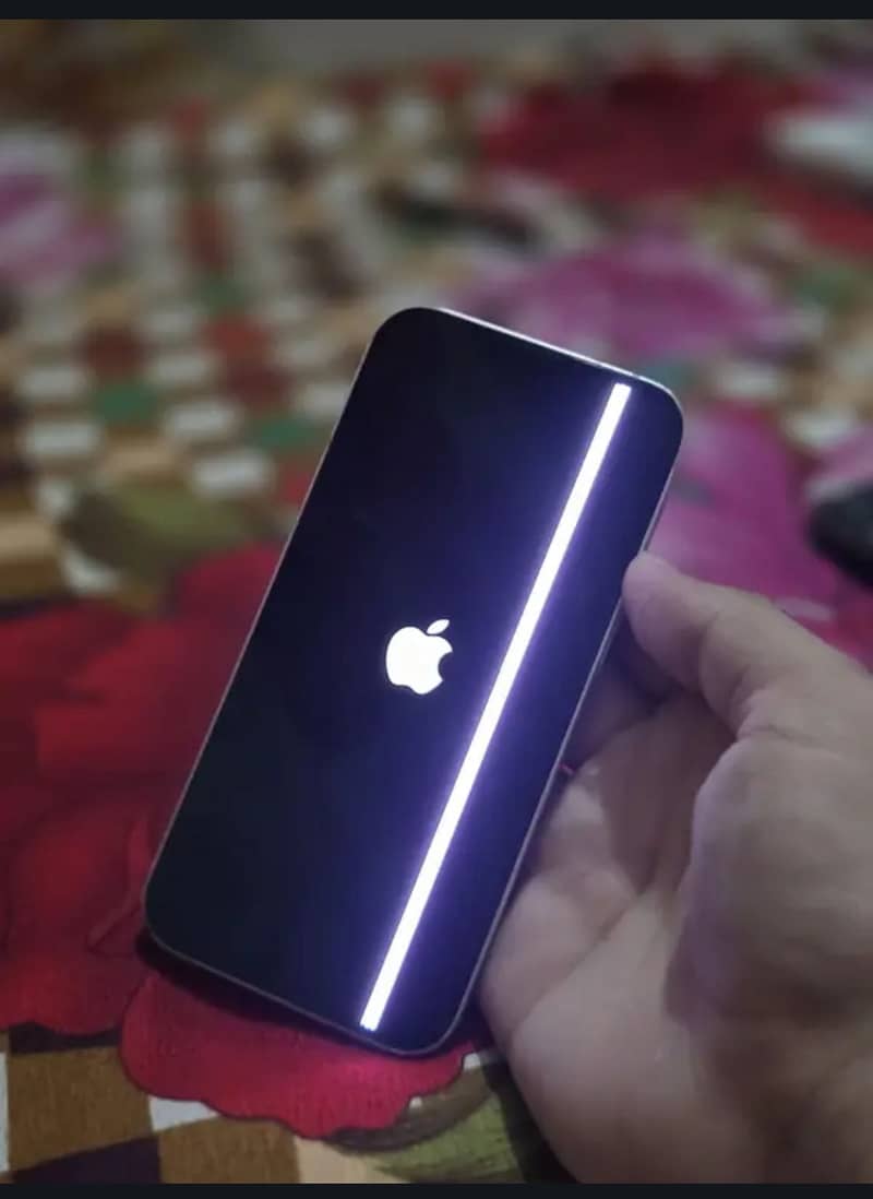 Apple iPhone 13 5