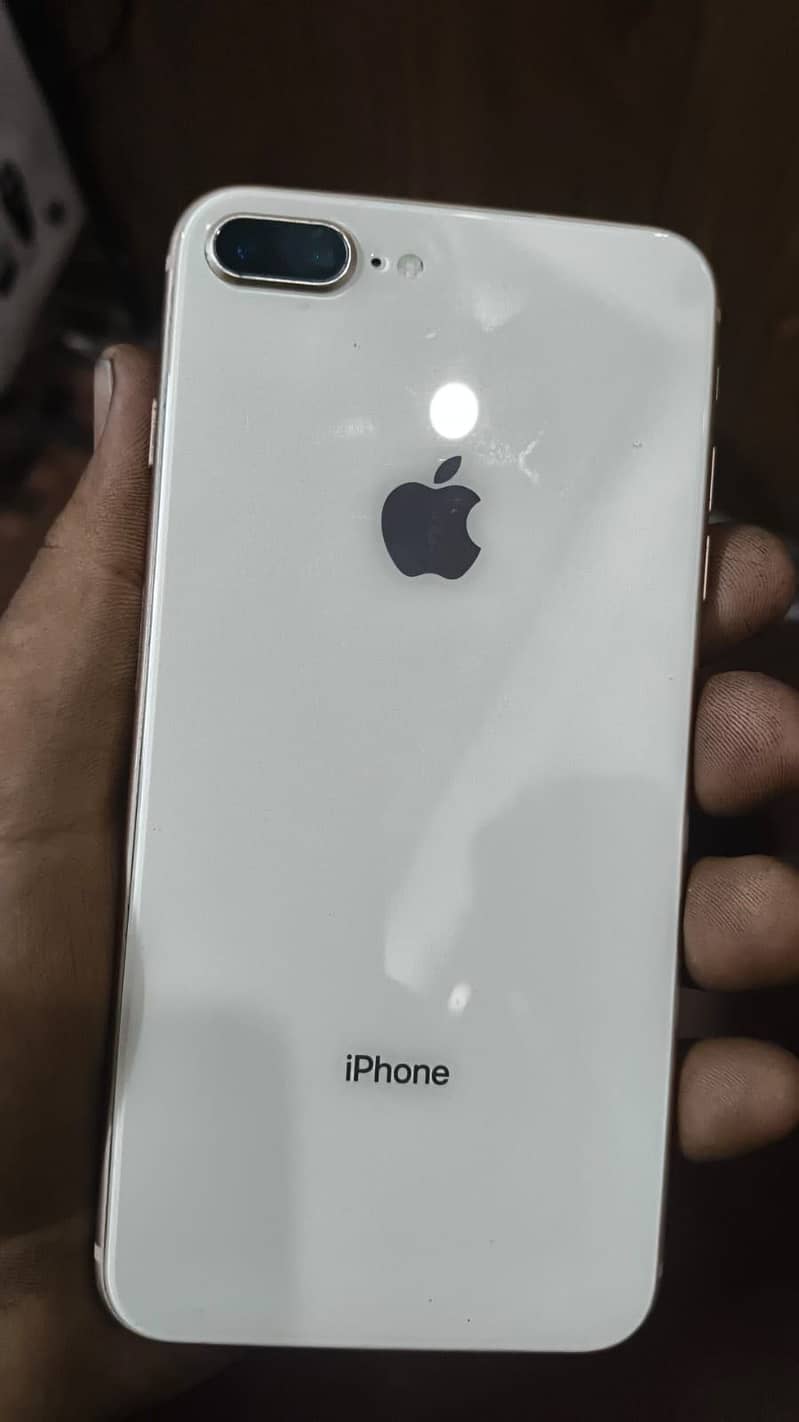 Apple iPhone 8 Plus 0