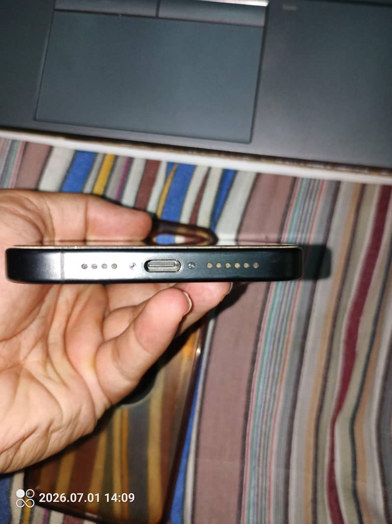Apple iPhone 15 Pro Max 3
